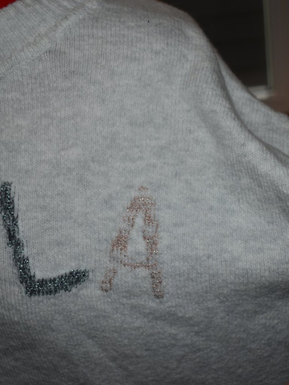 sweater - Picture 3 of 6